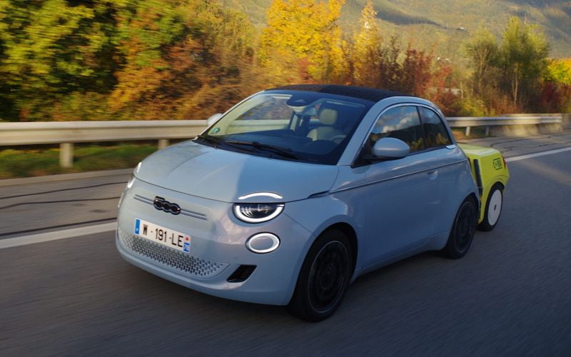 EP Tender prolonge l’autonomie du véhicule électrique avec une batterie modulaire