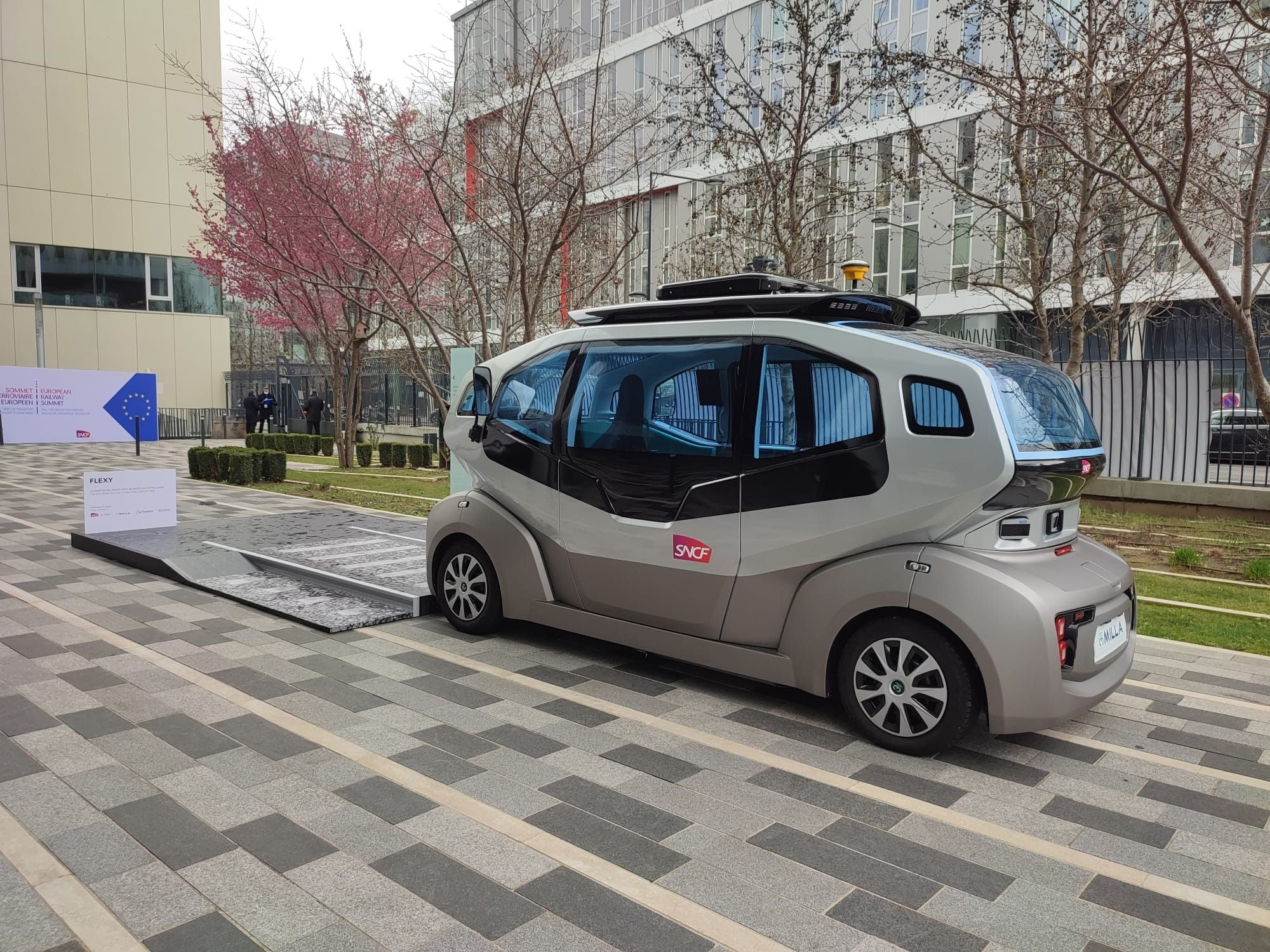 MILLA Group, start-up française du véhicule autonome, gagne la confiance de la SNCF 
