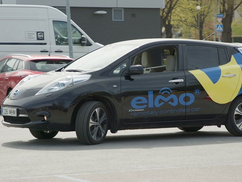 Top départ pour la voiture de location télécommandée
